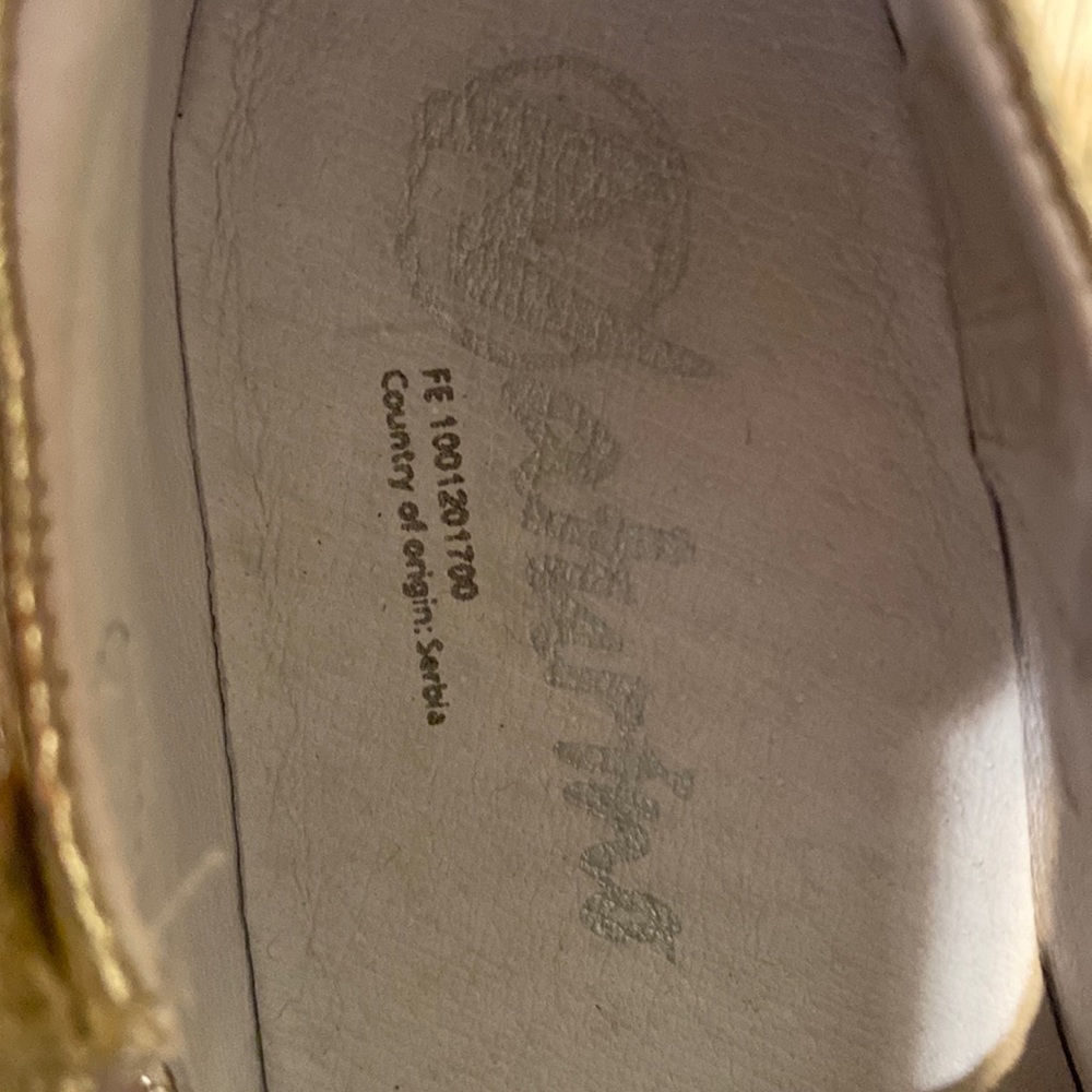 Silver little girls shoes - Picture 3 of 3
